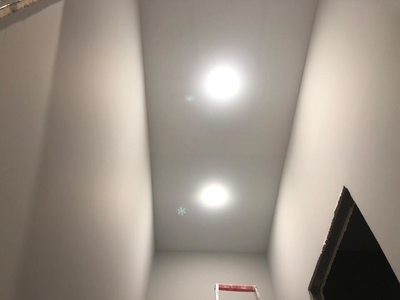 Тканевый потолок в прихожей 