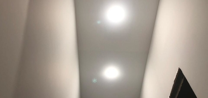 Тканевый потолок в прихожей