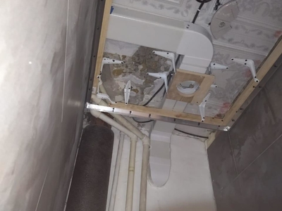 Натяжные потолки в санузлы 
